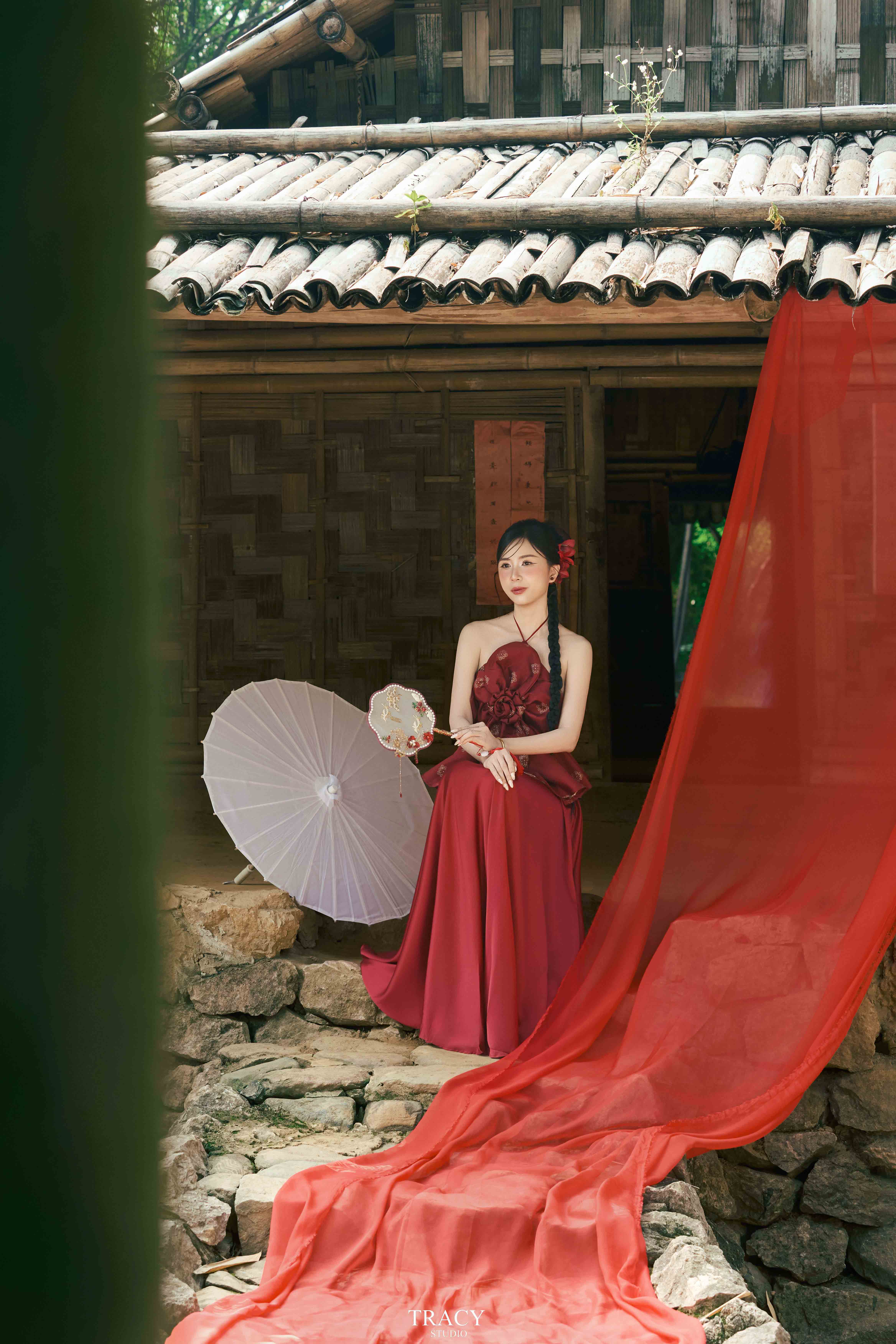 frontend/img/gallery/anh-tet-yem-ao-dai/tracy-studio-chup-concept-tet-sat-son (2).jpg